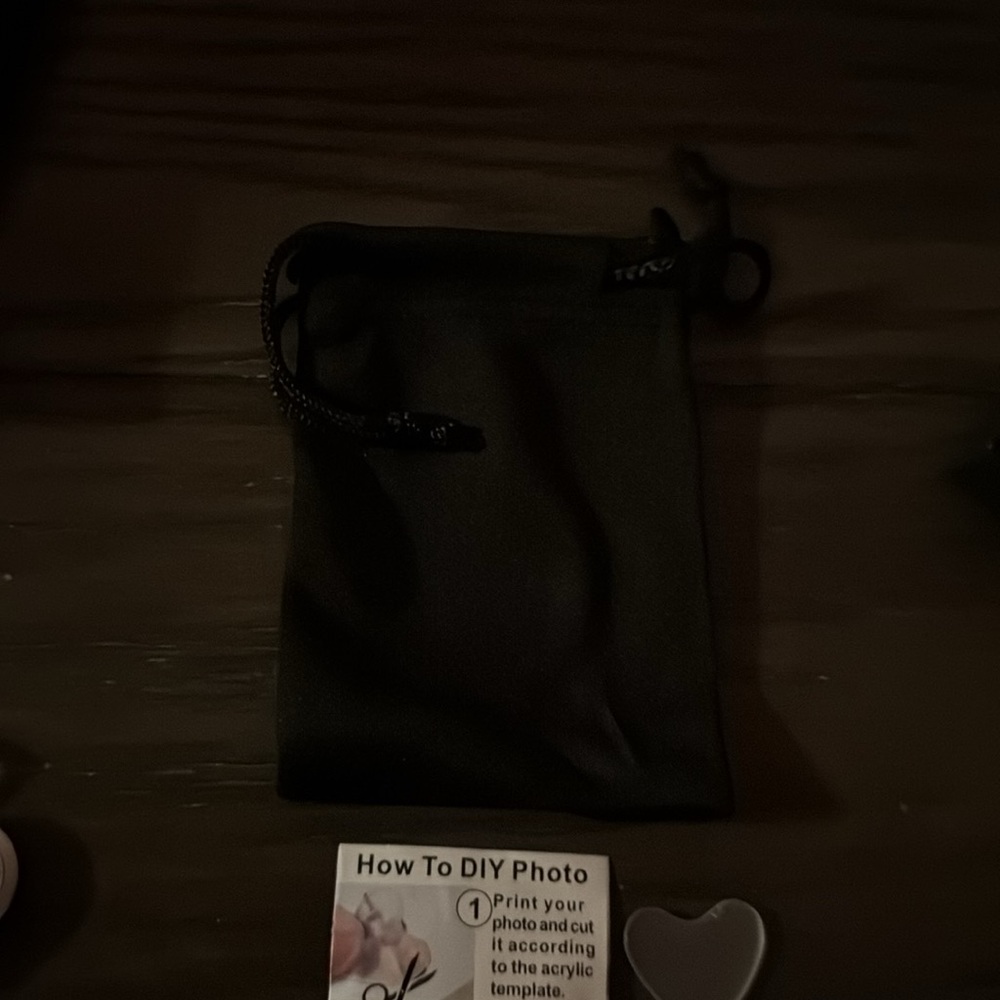 Locket - Picture 5 of 7